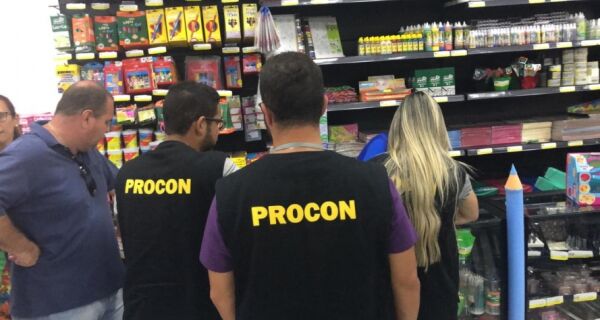 Procon faz operação em papelarias de Cabo Frio