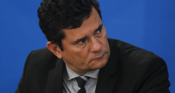 "Há lealdades maiores do que as pessoais", diz Sergio Moro após depoimento à PF