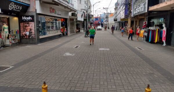 Reabertura em Cabo Frio: comércio de rua vai funcionar das 11h às 19h