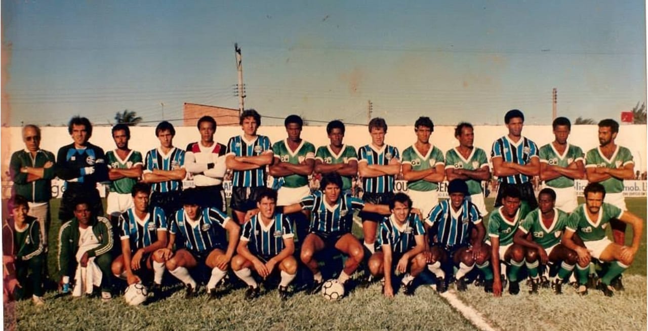 Campeão mundial pelo Grêmio chega ao RS para cirurgia: Com toda a